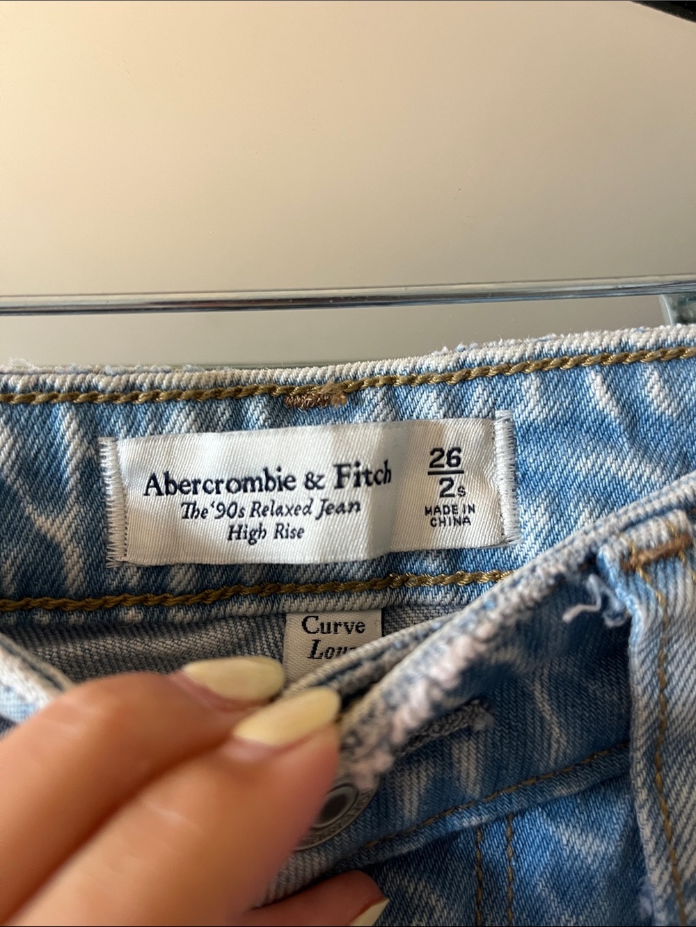 Abercrombie & Fitch Light Blue 90’s Relaxed Jean High Rise - Picture 2 of 3